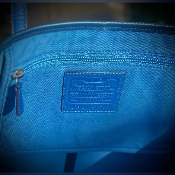 Coach Blue Leather Tote Bag With Original Hang Tags - Picture 7 of 14